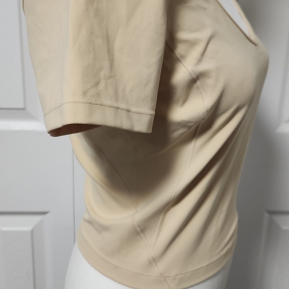 Lululemon Align Tee in Prosecco - Picture 7 of 8